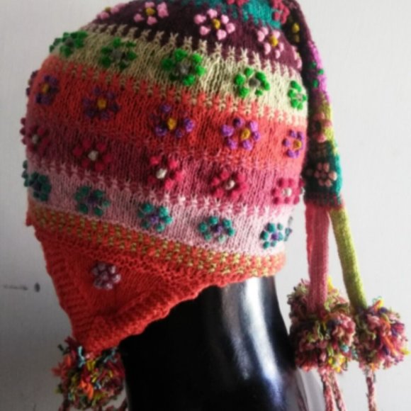 Peruvian chullo knitted in multicolor wool knitted wool winter warm unisex hat main image 8